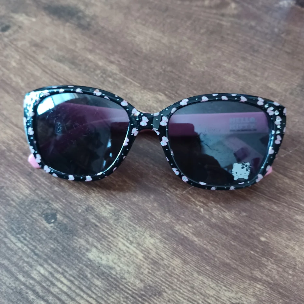 Sanrio Hello Kitty sunglasses